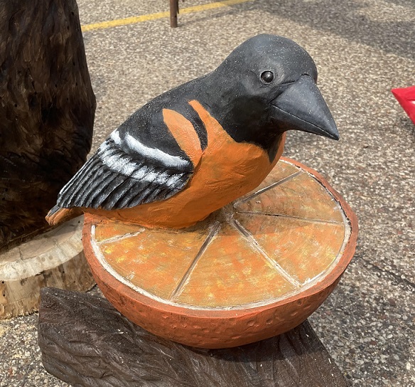 Picture of a carved oriole